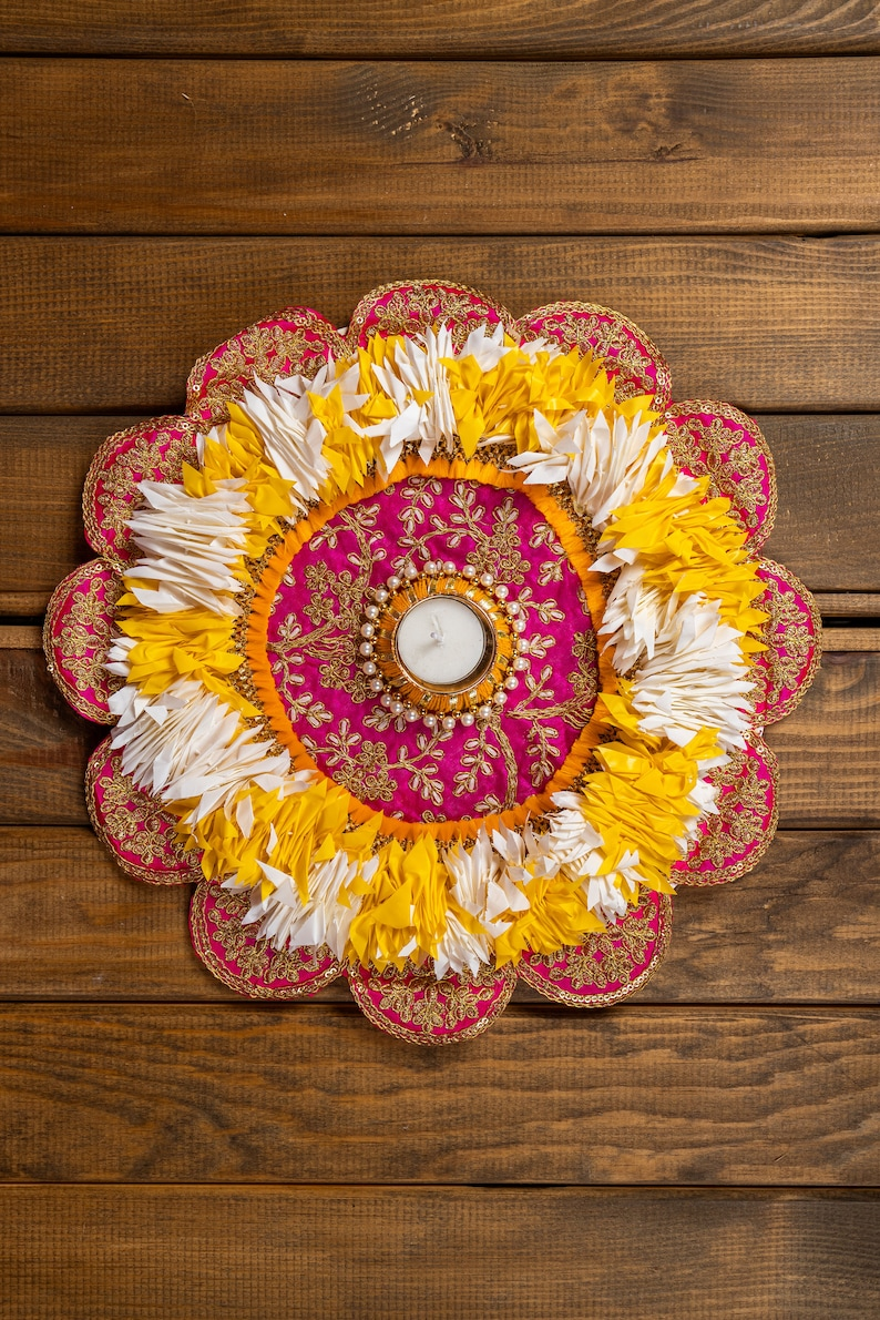 Round Zari Rangoli Mat