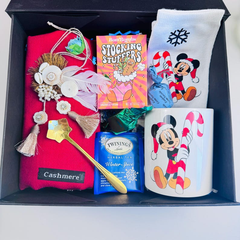 Merry Snuggles Gift Box